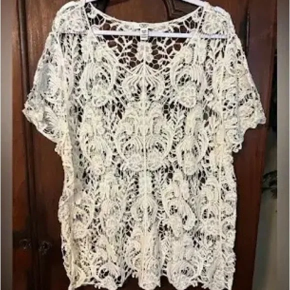 BRAND NEW CATO CREAM CROCHET BEAUTIFUL TOP SIZE LARGE! - Picture 2 of 2